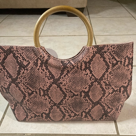 Handbags - Super cute Snake print purse